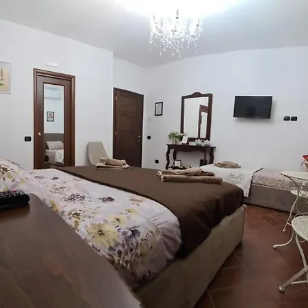 Il Borgo Del Benessere Couette-café Rocca Imperiale