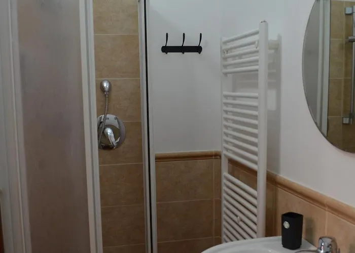 Il Borgo Del Benessere 罗卡伊恩佩里亚莱