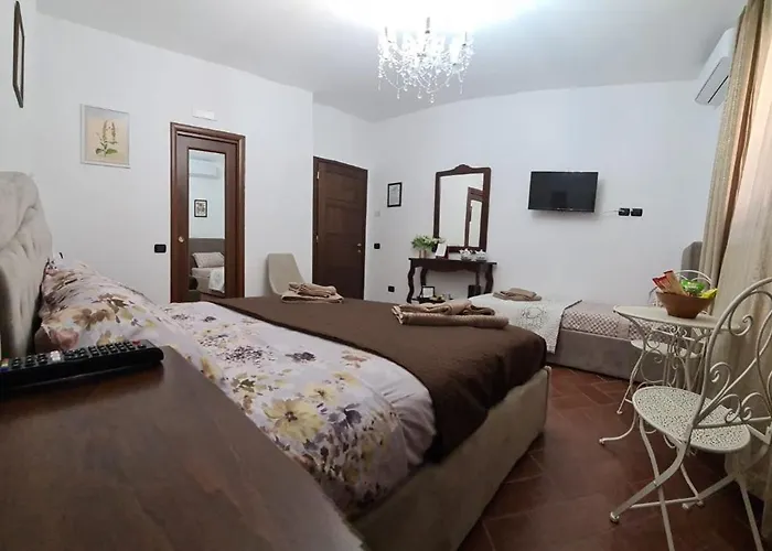 Il Borgo Del Benessere לינה וארוחת בוקר רוקה אימפריאלה