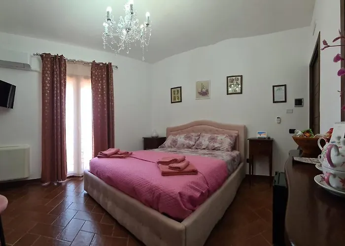 Il Borgo Del Benessere לינה וארוחת בוקר רוקה אימפריאלה